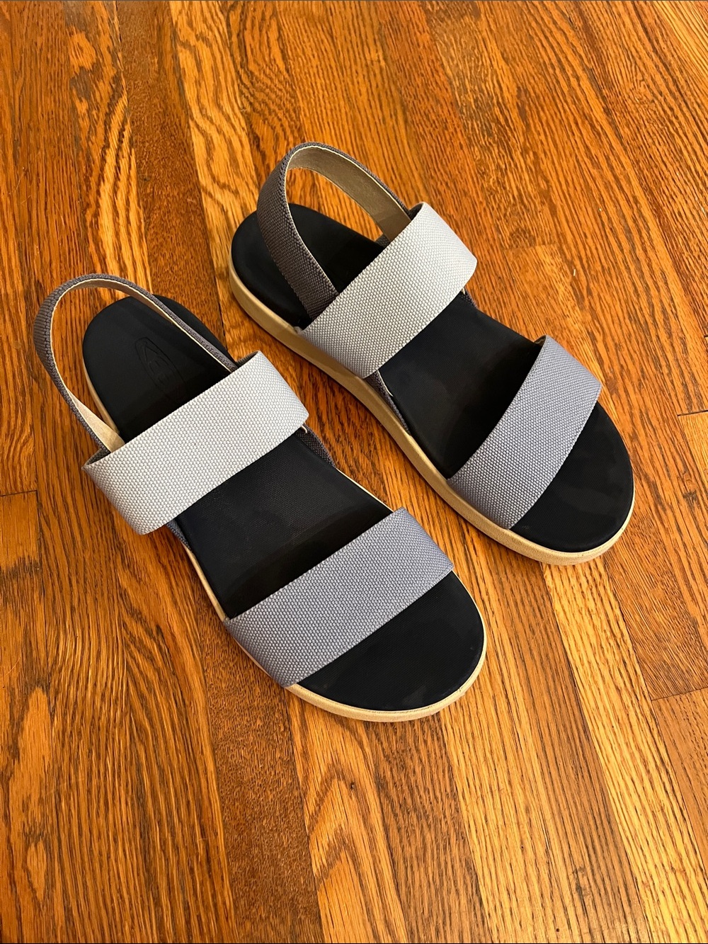 Keens Elle Backstrap Sandals Size 11 Faded Denim/Skyway
